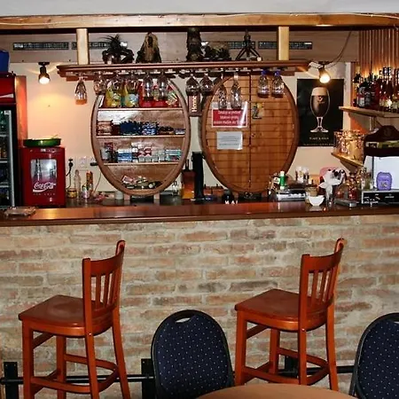 Olymp بيت ضيافة Komárno